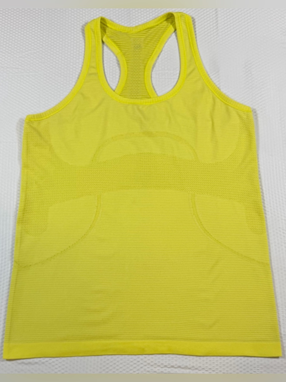 Lululemon Swiftly Tech Racerback Tank Women’s 12 Yellow Green Motivational Hem